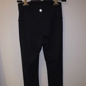 Lululemon cropped black leggings